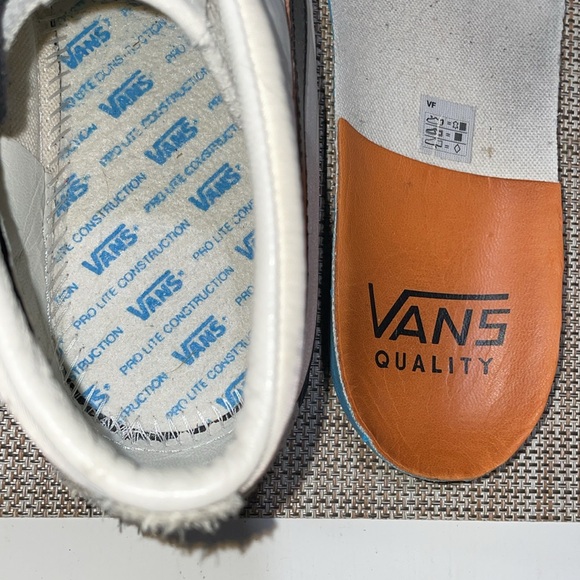 Vans Sk8-Mid in nylon and suede. Men's 9.5. Like new condition. Skate to create! - Picture 15 of 16